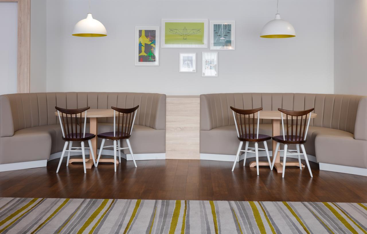 Hampton By Hilton Exeter Airport Hotel Woodbury Kültér fotó